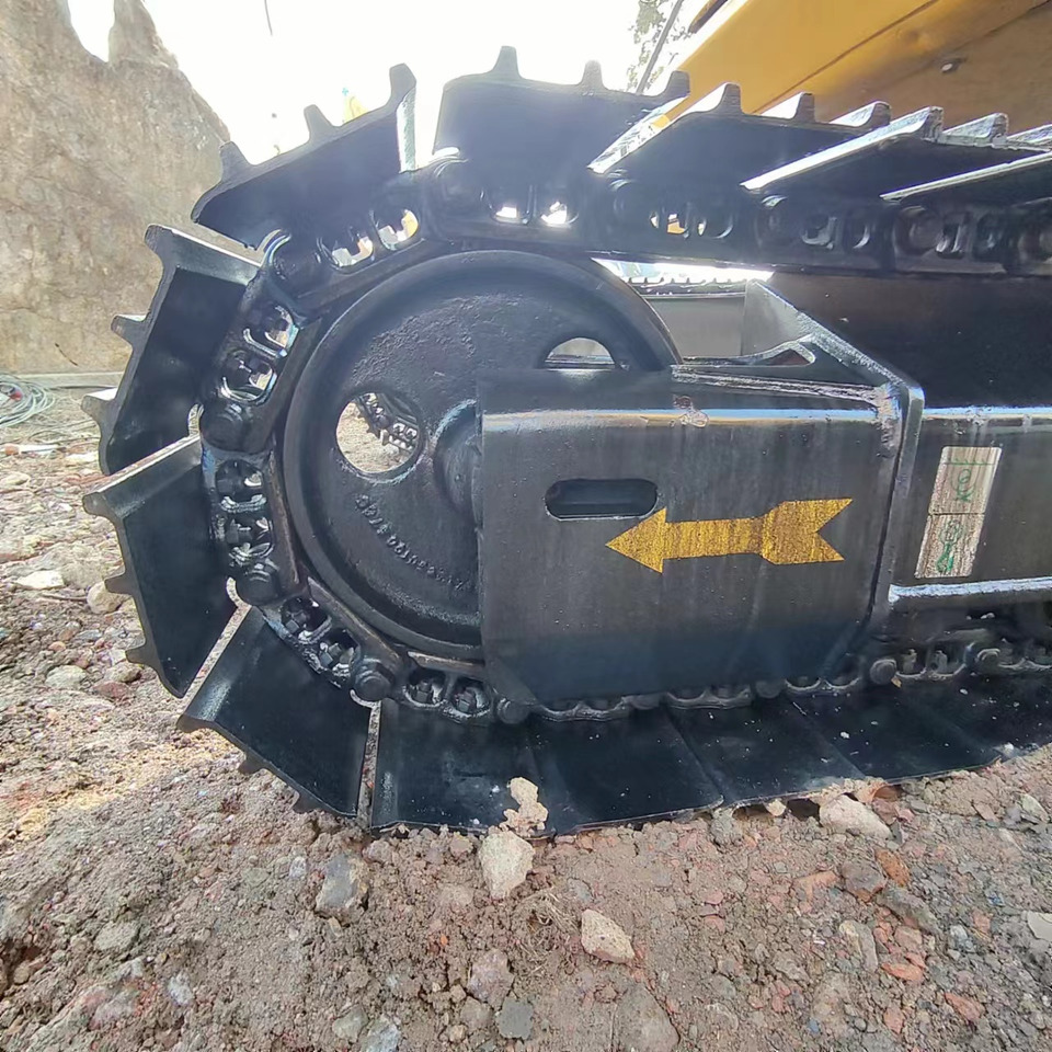 KOMATSU PC130 - Ερπυστριοφόρος εκσκαφέας: φωτογραφία 4 KOMATSU PC130 - Ερπυστριοφόρος εκσκαφέας: φωτογραφία 4