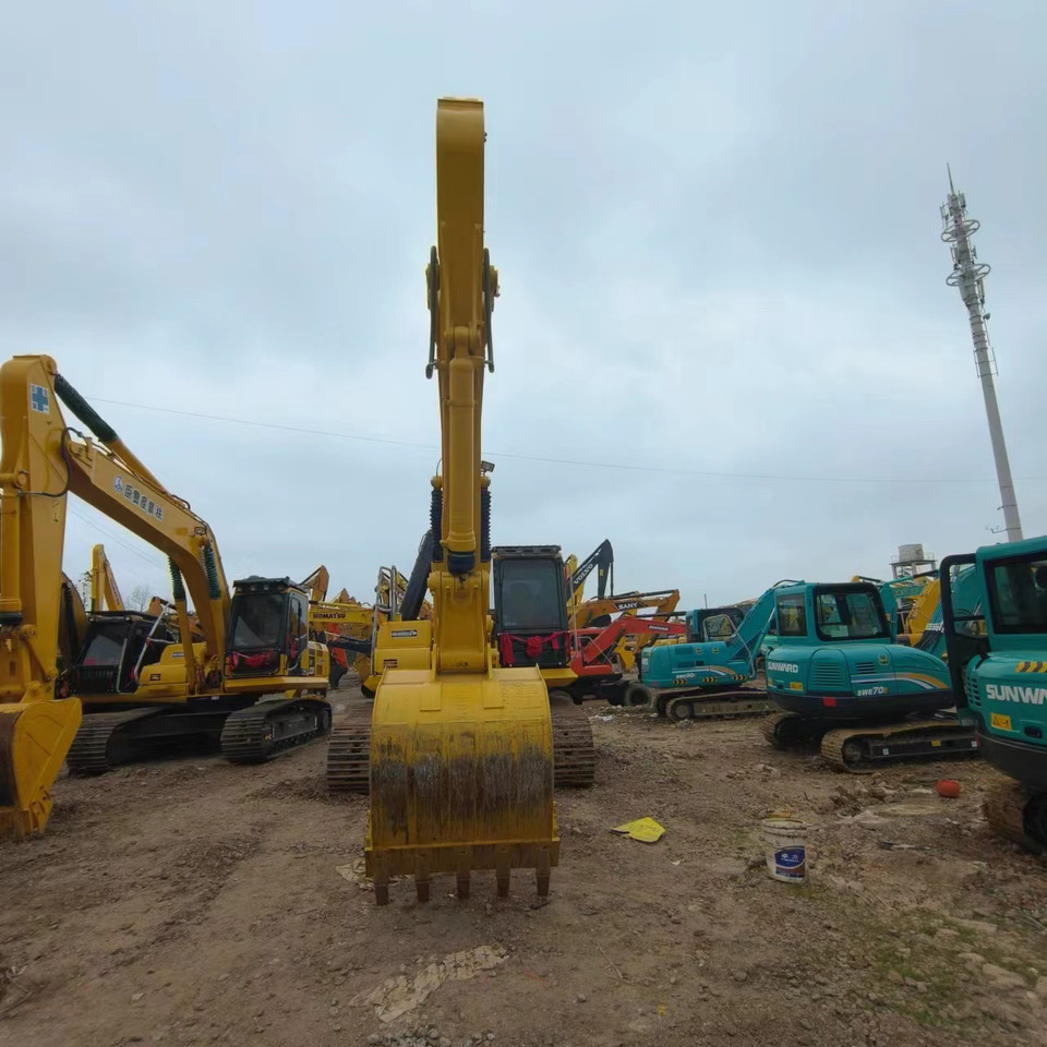 KOMATSU PC220-8 - Ερπυστριοφόρος εκσκαφέας: φωτογραφία 3 KOMATSU PC220-8 - Ερπυστριοφόρος εκσκαφέας: φωτογραφία 3