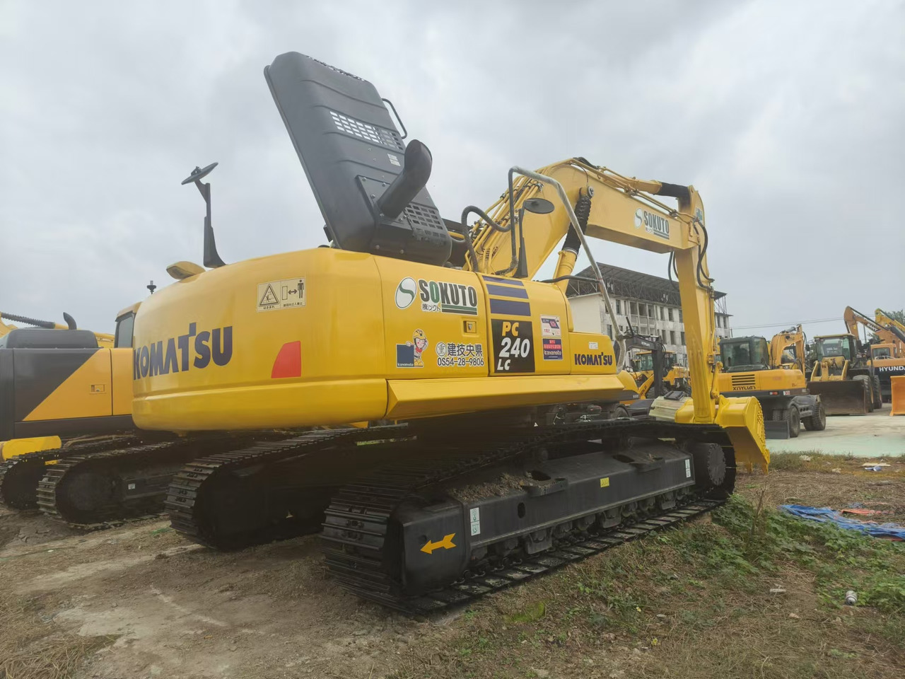 KOMATSU PC240LC-8 - Ερπυστριοφόρος εκσκαφέας: φωτογραφία 1 KOMATSU PC240LC-8 - Ερπυστριοφόρος εκσκαφέας: φωτογραφία 1