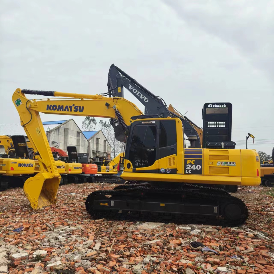 KOMATSU PC240LC - Ερπυστριοφόρος εκσκαφέας: φωτογραφία 1 KOMATSU PC240LC - Ερπυστριοφόρος εκσκαφέας: φωτογραφία 1