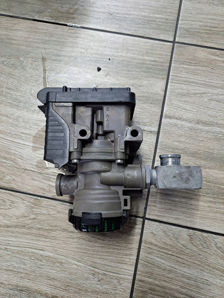 KNORR-BREMSE ZAWÓR PNEUMATYCZNY MODULATOR EBS PRZÓD FORD F-MAX CARGO EURO 6 - Βαλβίδα φρένων για Φορτηγό: φωτογραφία 1 KNORR-BREMSE ZAWÓR PNEUMATYCZNY MODULATOR EBS PRZÓD FORD F-MAX CARGO EURO 6 - Βαλβίδα φρένων για Φορτηγό: φωτογραφία 1