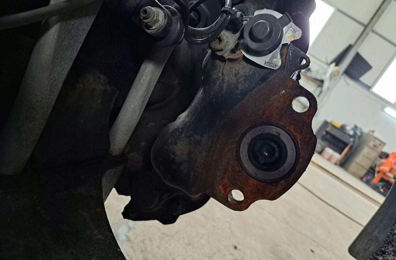 MERITOR ZACISK HAMULCOWY MERITOR PRAWY LUB LEWY TYŁ FORD F-MAX CARGO - Δαγκάνα φρένων για Φορτηγό: φωτογραφία 2 MERITOR ZACISK HAMULCOWY MERITOR PRAWY LUB LEWY TYŁ FORD F-MAX CARGO - Δαγκάνα φρένων για Φορτηγό: φωτογραφία 2