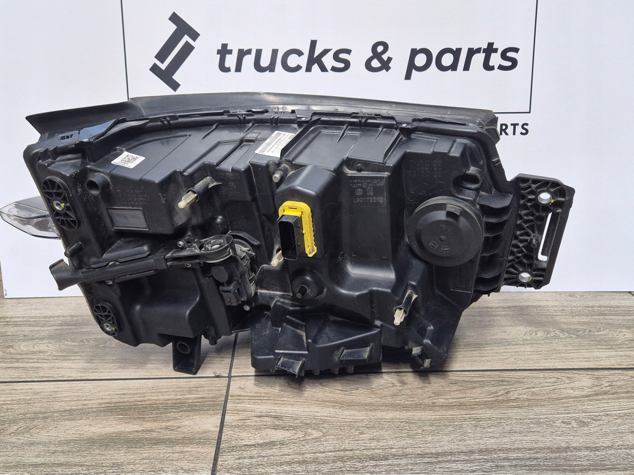 RENAULT REFLEKTOR LAMPA RENAULT RANGE T GAMA T EVOLUTION EVO LED LEWA - Προβολέας για Φορτηγό: φωτογραφία 3 RENAULT REFLEKTOR LAMPA RENAULT RANGE T GAMA T EVOLUTION EVO LED LEWA - Προβολέας για Φορτηγό: φωτογραφία 3