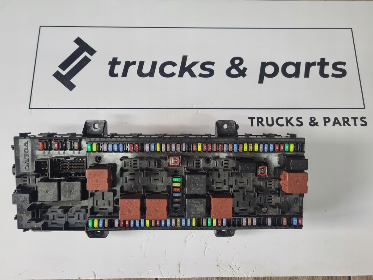 TABLICA PŁYTA SKRZYNKA BEZPIECZNIKÓW VOLVO FH 5 FM 5 FMX 23050388-P02 - Ηλεκτρική ασφάλεια: φωτογραφία 1 TABLICA PŁYTA SKRZYNKA BEZPIECZNIKÓW VOLVO FH 5 FM 5 FMX 23050388-P02 - Ηλεκτρική ασφάλεια: φωτογραφία 1