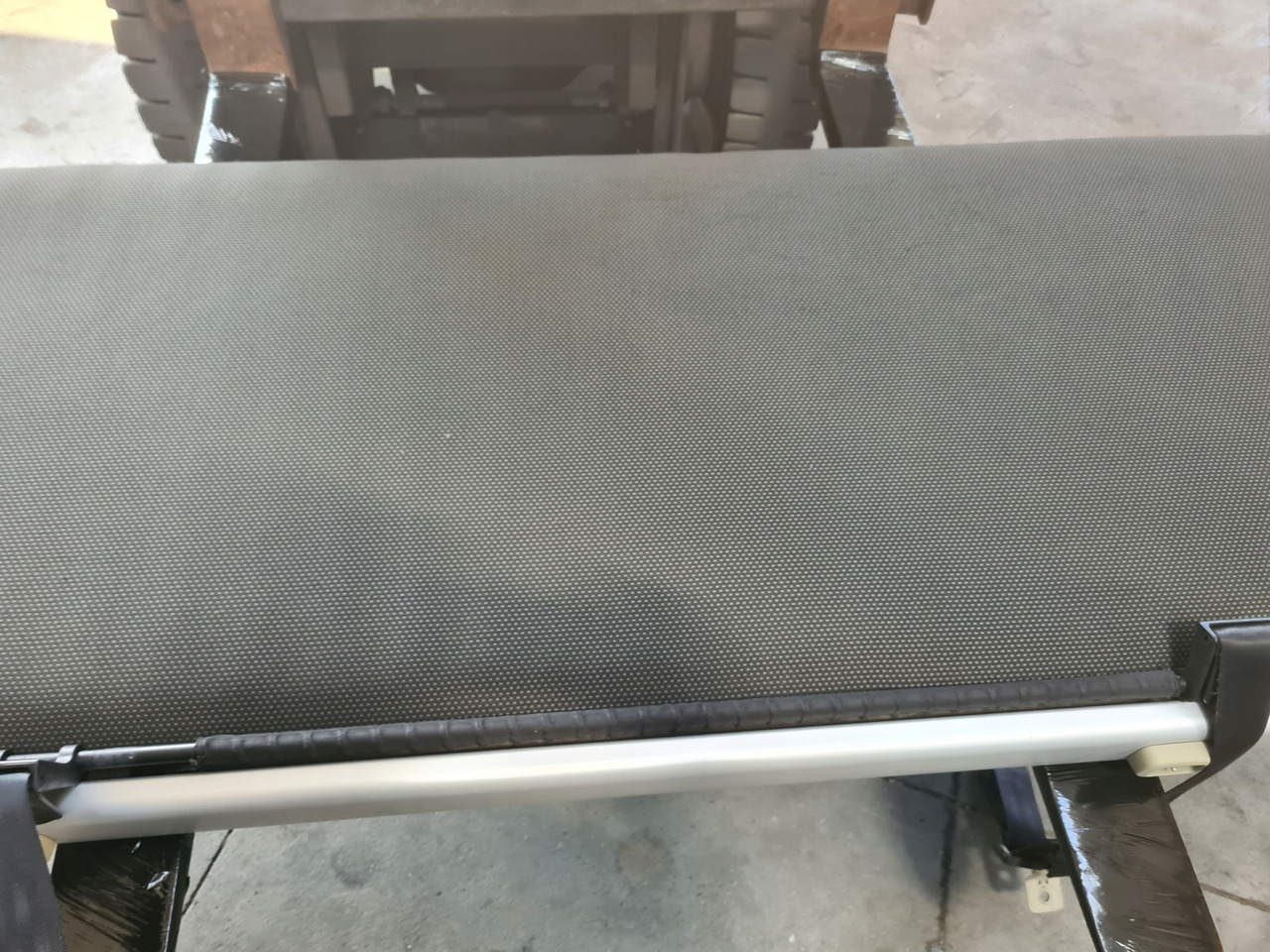 VOLVO ŁÓŻKO KOMPLETNE GÓRNE LEŻANKA MOCOWANIA - Kάθισμα για Φορτηγό: φωτογραφία 4 VOLVO ŁÓŻKO KOMPLETNE GÓRNE LEŻANKA MOCOWANIA - Kάθισμα για Φορτηγό: φωτογραφία 4