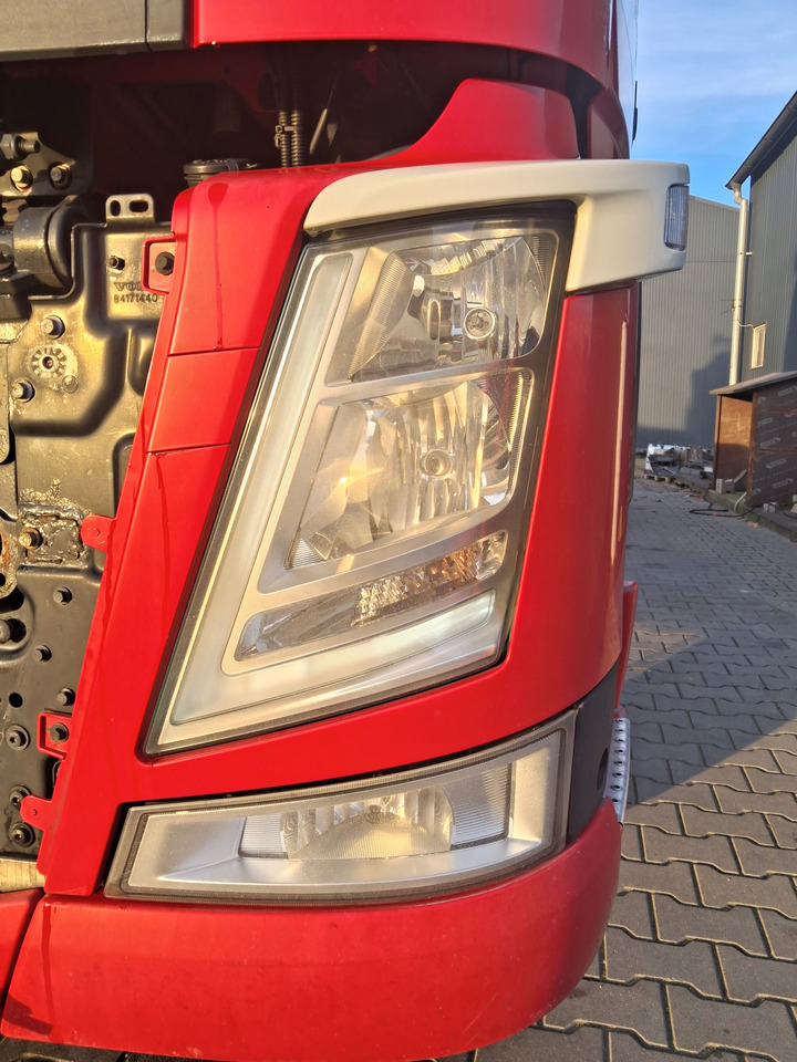 VOLVO REFLEKTOR LAMPA OKULAR LEWY KOMPLETNY VOLVO FM 4 - Προβολέας για Φορτηγό: φωτογραφία 1 VOLVO REFLEKTOR LAMPA OKULAR LEWY KOMPLETNY VOLVO FM 4 - Προβολέας για Φορτηγό: φωτογραφία 1