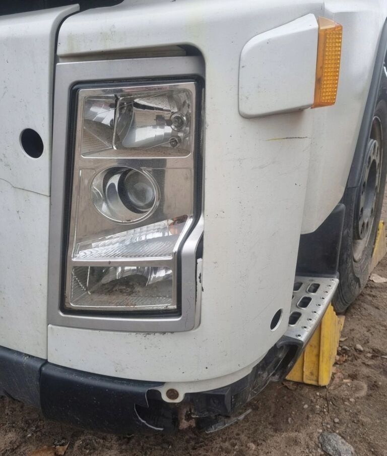 Volvo PRZÓD KOMPLETNY LAMPA OSŁONA Volvo FH FM 7 9 12 13 - Προφυλακτήρας για Φορτηγό: φωτογραφία 3 Volvo PRZÓD KOMPLETNY LAMPA OSŁONA Volvo FH FM 7 9 12 13 - Προφυλακτήρας για Φορτηγό: φωτογραφία 3