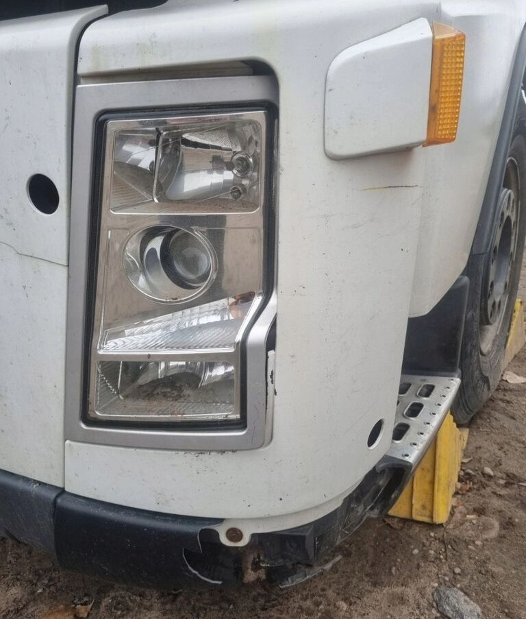 Volvo PRZÓD KOMPLETNY LAMPA OSŁONA Volvo FH FM 7 9 12 13 - Προφυλακτήρας για Φορτηγό: φωτογραφία 5 Volvo PRZÓD KOMPLETNY LAMPA OSŁONA Volvo FH FM 7 9 12 13 - Προφυλακτήρας για Φορτηγό: φωτογραφία 5