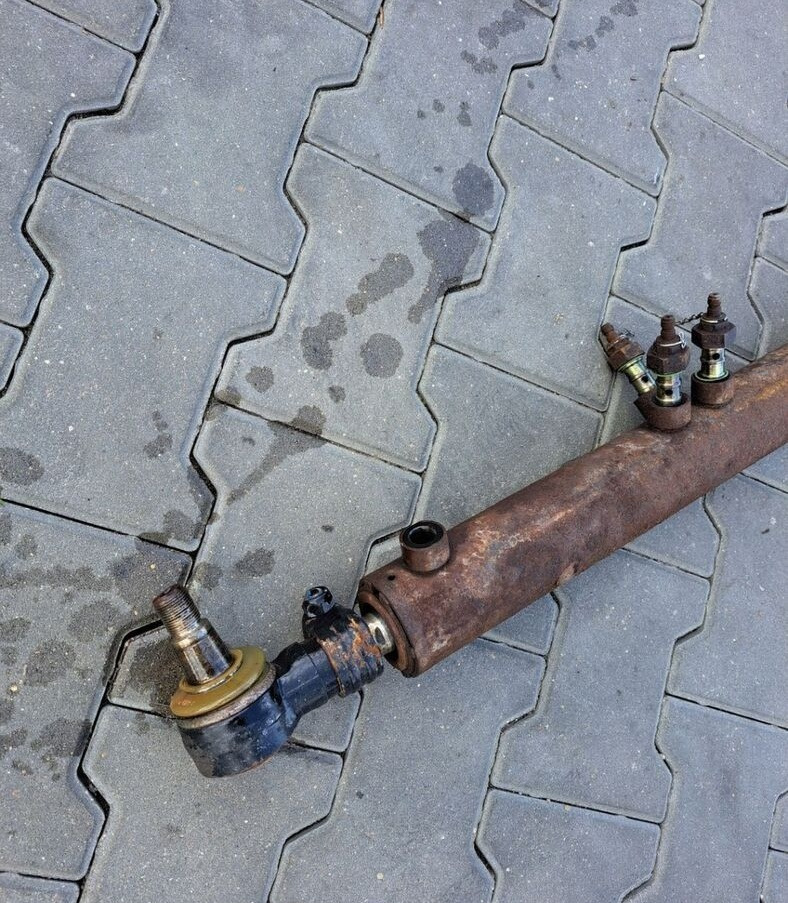 Volvo SIŁOWNIK OSI SKRĘTNEJ KIEROWANEJ 3987646 Volvo FH FM 9 12 - Συστήματος διεύθυνσης για Φορτηγό: φωτογραφία 2 Volvo SIŁOWNIK OSI SKRĘTNEJ KIEROWANEJ 3987646 Volvo FH FM 9 12 - Συστήματος διεύθυνσης για Φορτηγό: φωτογραφία 2