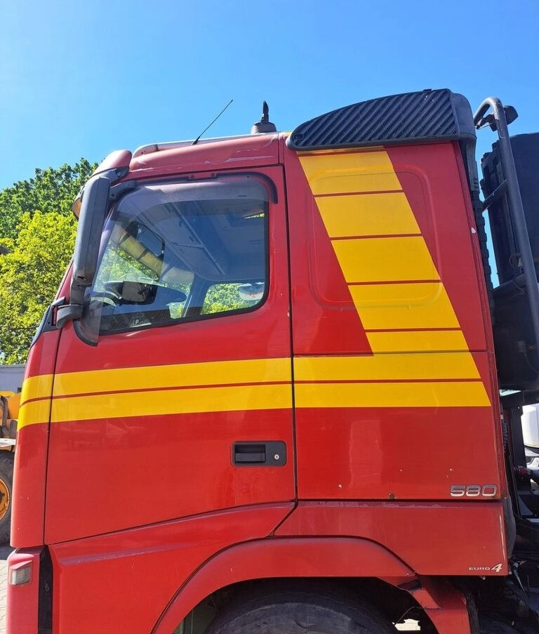 Volvo SPRZEDAM KABINĘ FH 16 EURO 5 NISKA. Volvo - Καμπίνα για Φορτηγό: φωτογραφία 4 Volvo SPRZEDAM KABINĘ FH 16 EURO 5 NISKA. Volvo - Καμπίνα για Φορτηγό: φωτογραφία 4