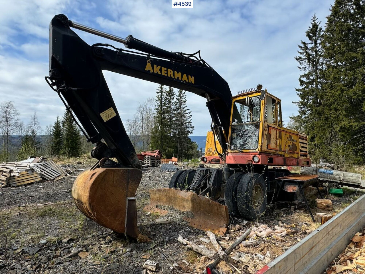 1979 Åkerman H9 Wheeled excavator w/ bucket. Repair object. - Εκσκαφέας: φωτογραφία 1 1979 Åkerman H9 Wheeled excavator w/ bucket. Repair object. - Εκσκαφέας: φωτογραφία 1