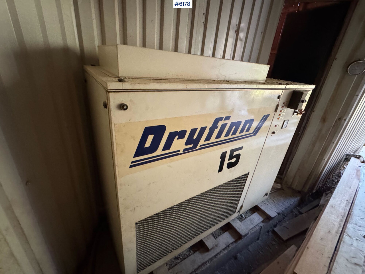 1997 Dryfinn 15 drying unit with circulation fans and trolley - Βιομηχανικός εξοπλισμός κλιματισμού: φωτογραφία 2 1997 Dryfinn 15 drying unit with circulation fans and trolley - Βιομηχανικός εξοπλισμός κλιματισμού: φωτογραφία 2