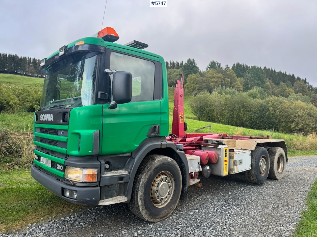 1998 Scania 94D 310 Hook‑truck - Φορτηγό φόρτωσης γάντζου: φωτογραφία 2 1998 Scania 94D 310 Hook‑truck - Φορτηγό φόρτωσης γάντζου: φωτογραφία 2