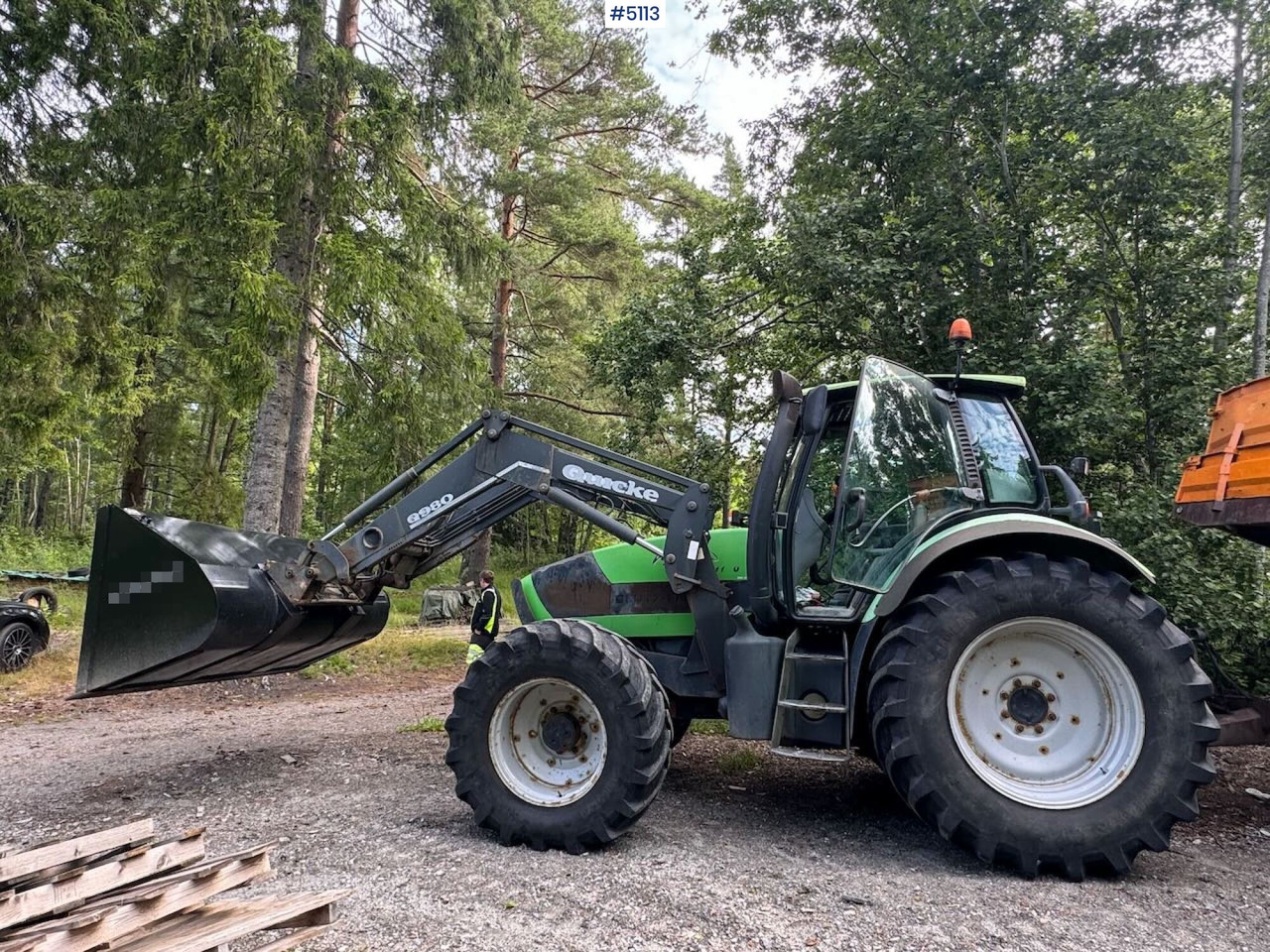 Τρακτέρ 2004 Deutz-Fahr Agrotron TTV 1130 w/ front loader: φωτογραφία 23