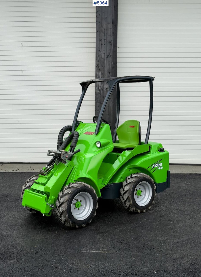 2012 Avant M420 w/ bucket NEWLY SERVICED - Σπαστός φορτωτής: φωτογραφία 1 2012 Avant M420 w/ bucket NEWLY SERVICED - Σπαστός φορτωτής: φωτογραφία 1