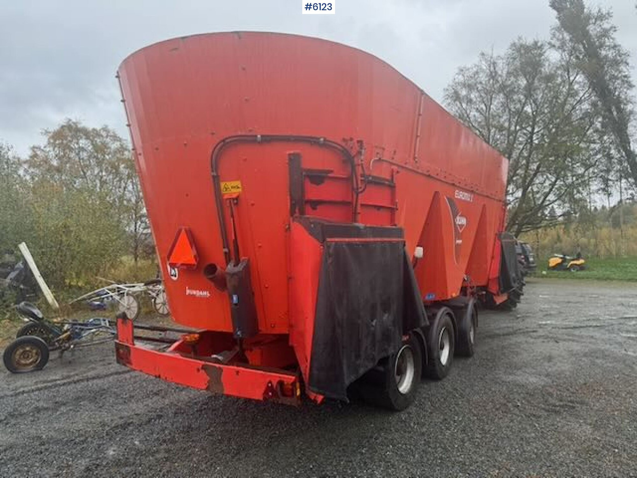 2014 Kuhn Euromix I 4573 feed mixer - Σανού και κτηνοτροφικά μηχανήματα: φωτογραφία 5 2014 Kuhn Euromix I 4573 feed mixer - Σανού και κτηνοτροφικά μηχανήματα: φωτογραφία 5