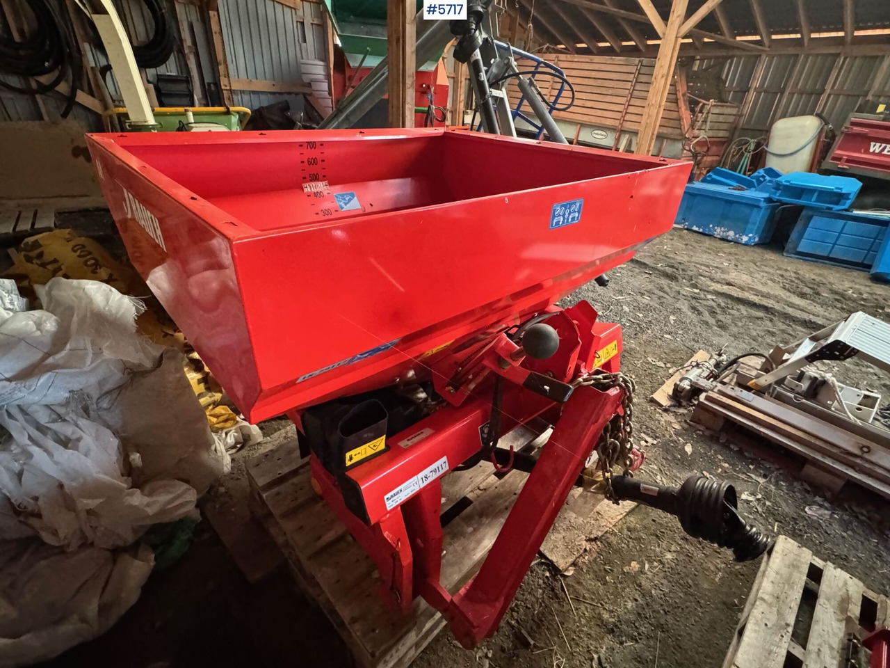 2015 RAUCH MDS 12.1 Fertiliser Spreader - Λιπασματοδιανομέας: φωτογραφία 4 2015 RAUCH MDS 12.1 Fertiliser Spreader - Λιπασματοδιανομέας: φωτογραφία 4