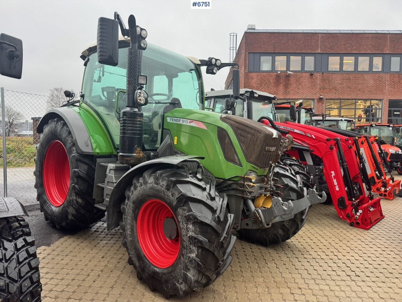2019 Fendt 313 Vario w/ Front hydraulics and 2 sets of tires. - Τρακτέρ: φωτογραφία 2 2019 Fendt 313 Vario w/ Front hydraulics and 2 sets of tires. - Τρακτέρ: φωτογραφία 2