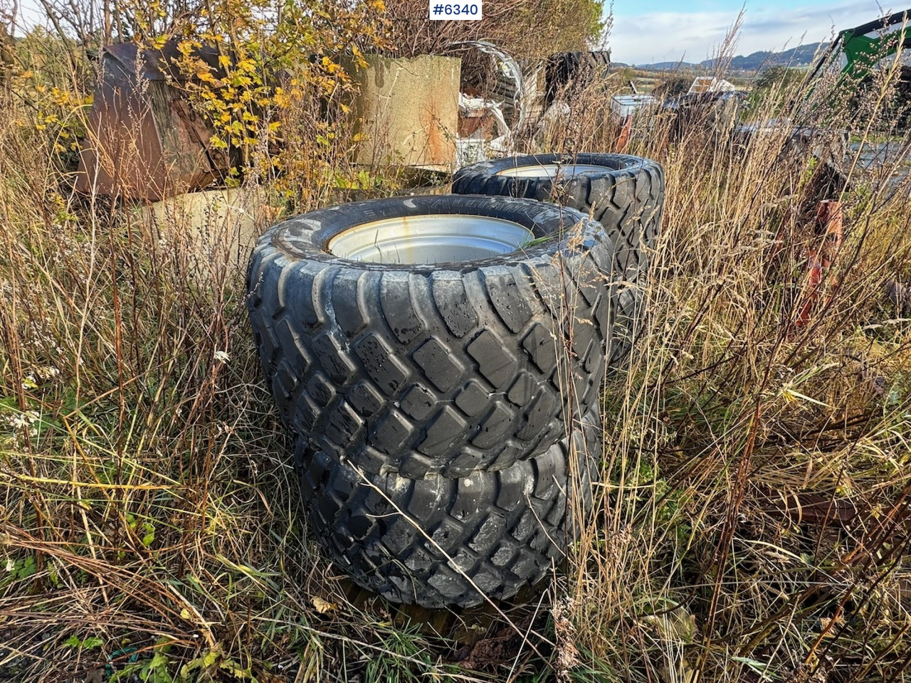 4 tires for dump trailer - Πλήρης τροχός για Κατασκευή μηχανήματα: φωτογραφία 2 4 tires for dump trailer - Πλήρης τροχός για Κατασκευή μηχανήματα: φωτογραφία 2