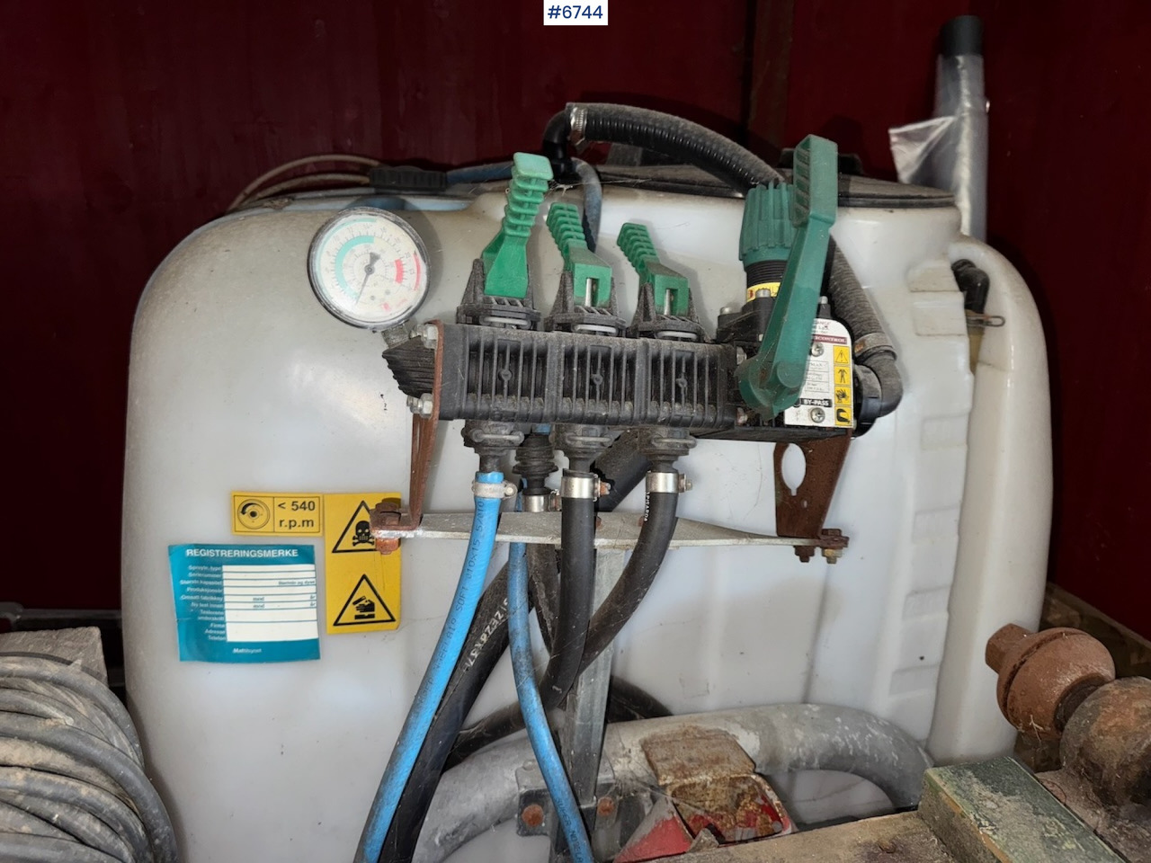 Field sprayer 8 meters - Ψεκαστικό: φωτογραφία 2 Field sprayer 8 meters - Ψεκαστικό: φωτογραφία 2