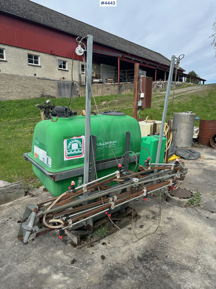 Full-spray field sprayer - Ψεκαστικό: φωτογραφία 1 Full-spray field sprayer - Ψεκαστικό: φωτογραφία 1