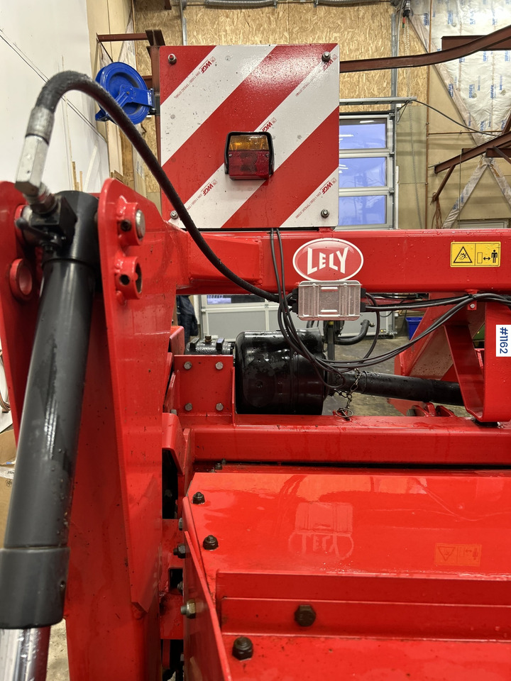 Lely 320 PC Mower - Σανού και κτηνοτροφικά μηχανήματα: φωτογραφία 4 Lely 320 PC Mower - Σανού και κτηνοτροφικά μηχανήματα: φωτογραφία 4