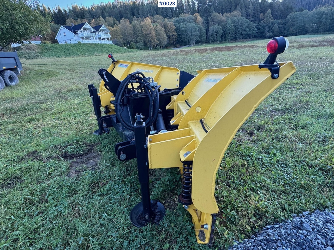 Lilleseth V-plow 270 w/ 3rd and 4th function! - Κοινοτικο όχημα/ Ειδικό όχημα: φωτογραφία 2 Lilleseth V-plow 270 w/ 3rd and 4th function! - Κοινοτικο όχημα/ Ειδικό όχημα: φωτογραφία 2