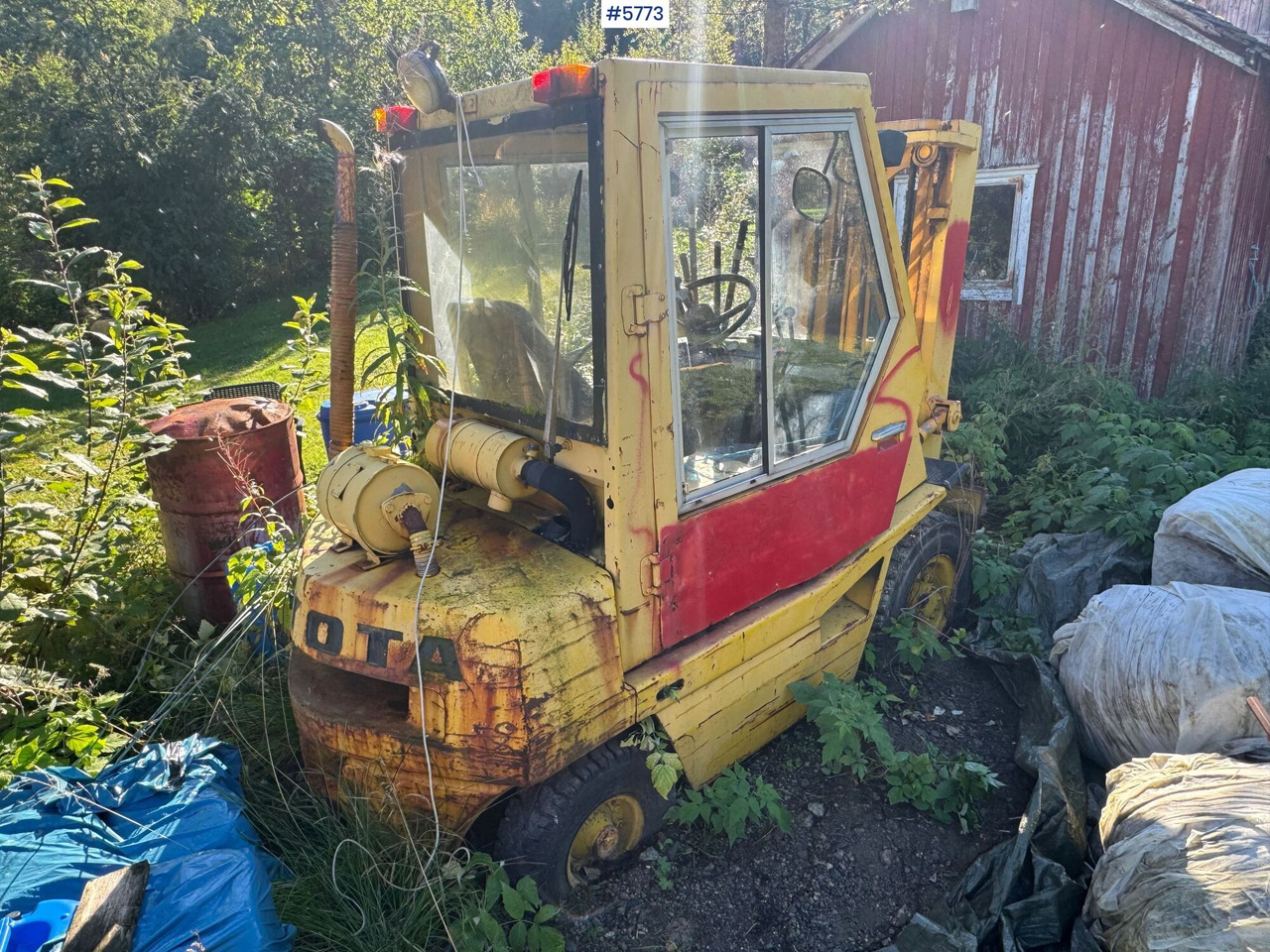 Toyota 02-3FD25 Truck. Repair object - Περονοφόρο όχημα: φωτογραφία 3 Toyota 02-3FD25 Truck. Repair object - Περονοφόρο όχημα: φωτογραφία 3