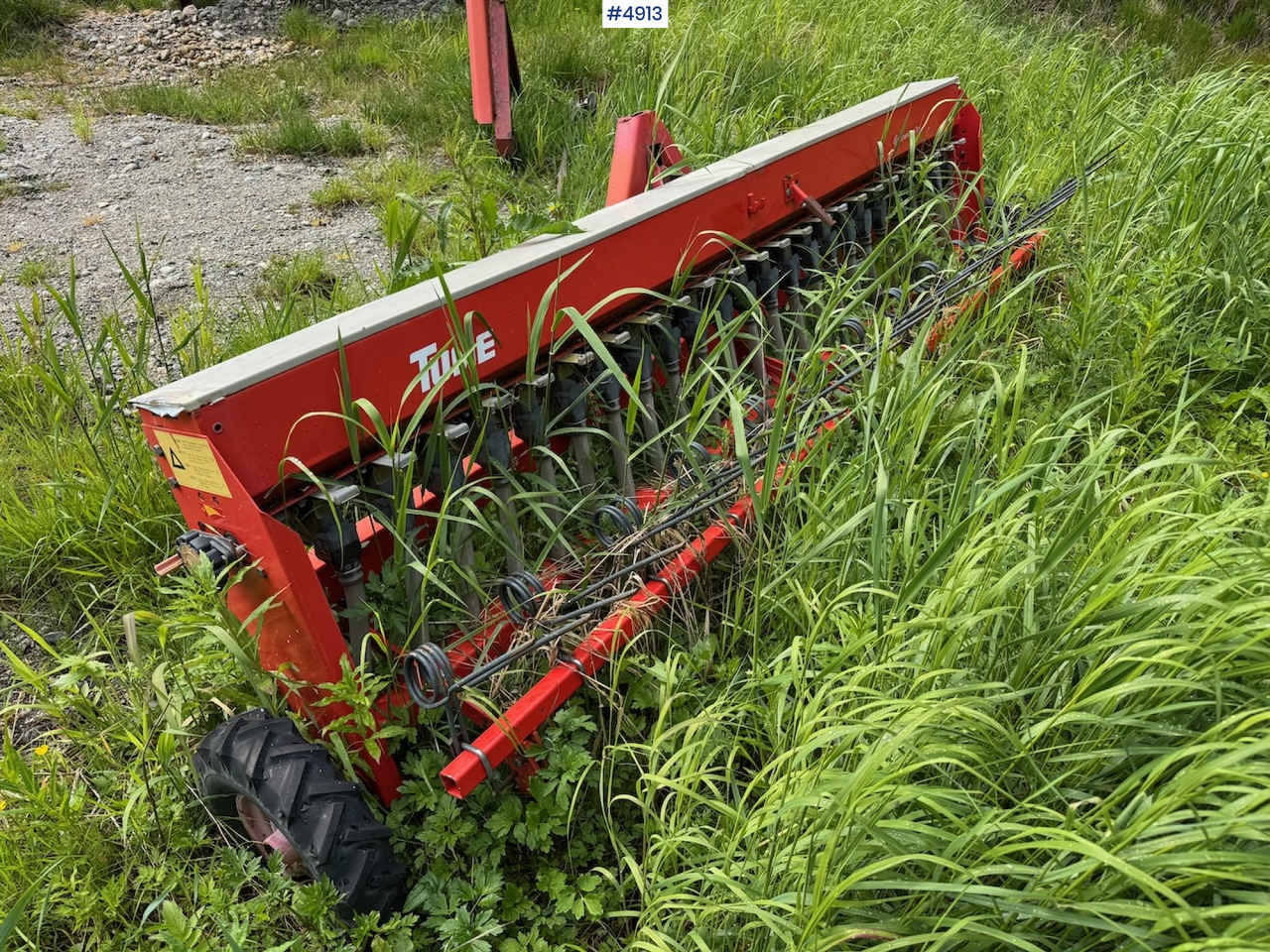 Tume Greenmaster 3 m. - Μηχανήματα σποράς: φωτογραφία 1 Tume Greenmaster 3 m. - Μηχανήματα σποράς: φωτογραφία 1