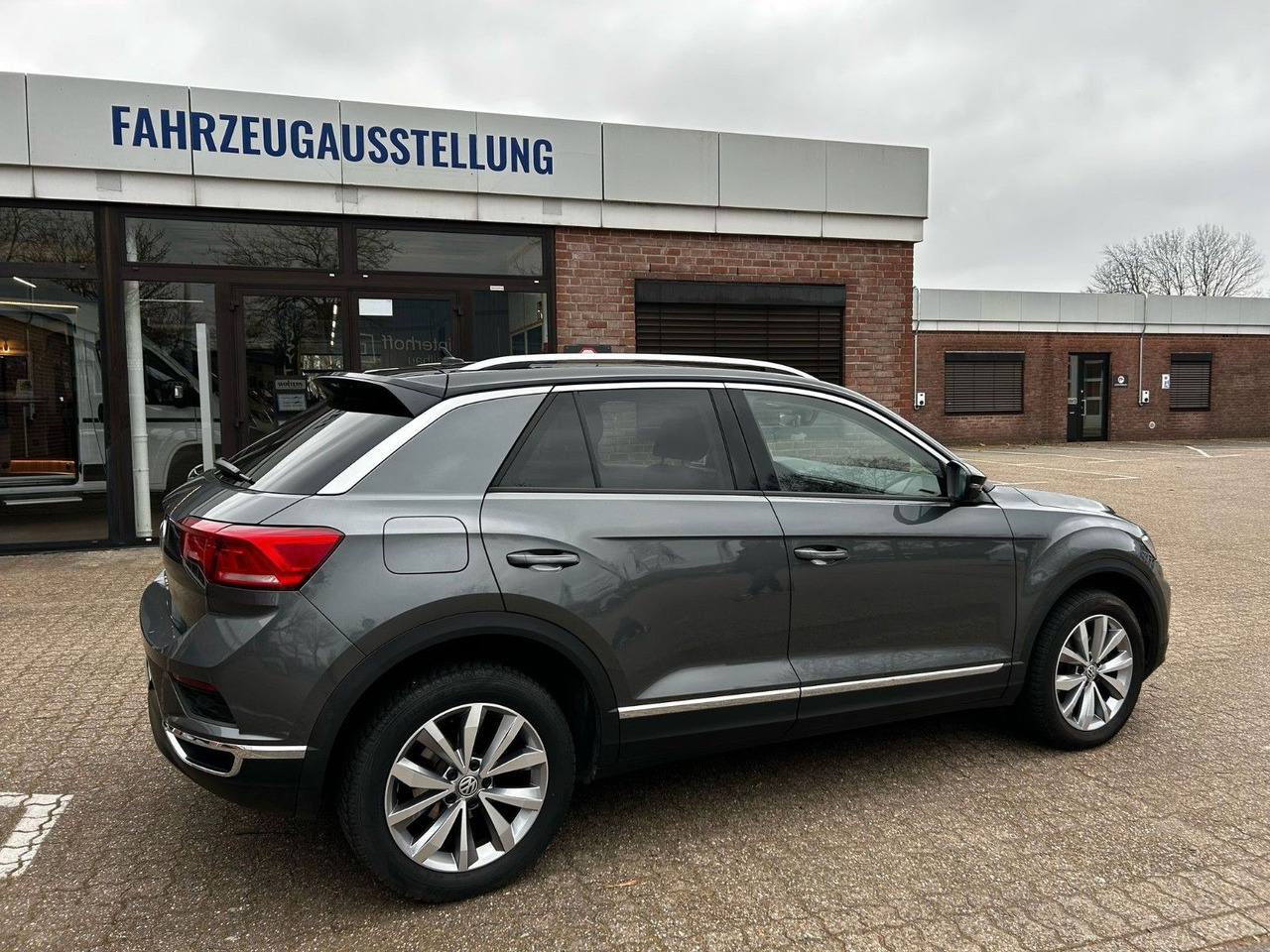 Volkswagen T-Roc Style - SUV: φωτογραφία 1 Volkswagen T-Roc Style - SUV: φωτογραφία 1