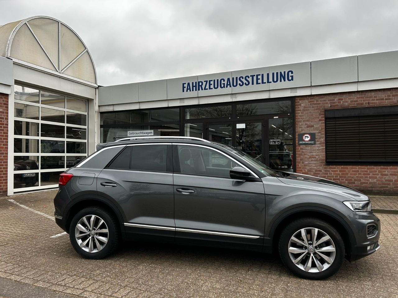 Volkswagen T-Roc Style - SUV: φωτογραφία 1 Volkswagen T-Roc Style - SUV: φωτογραφία 1
