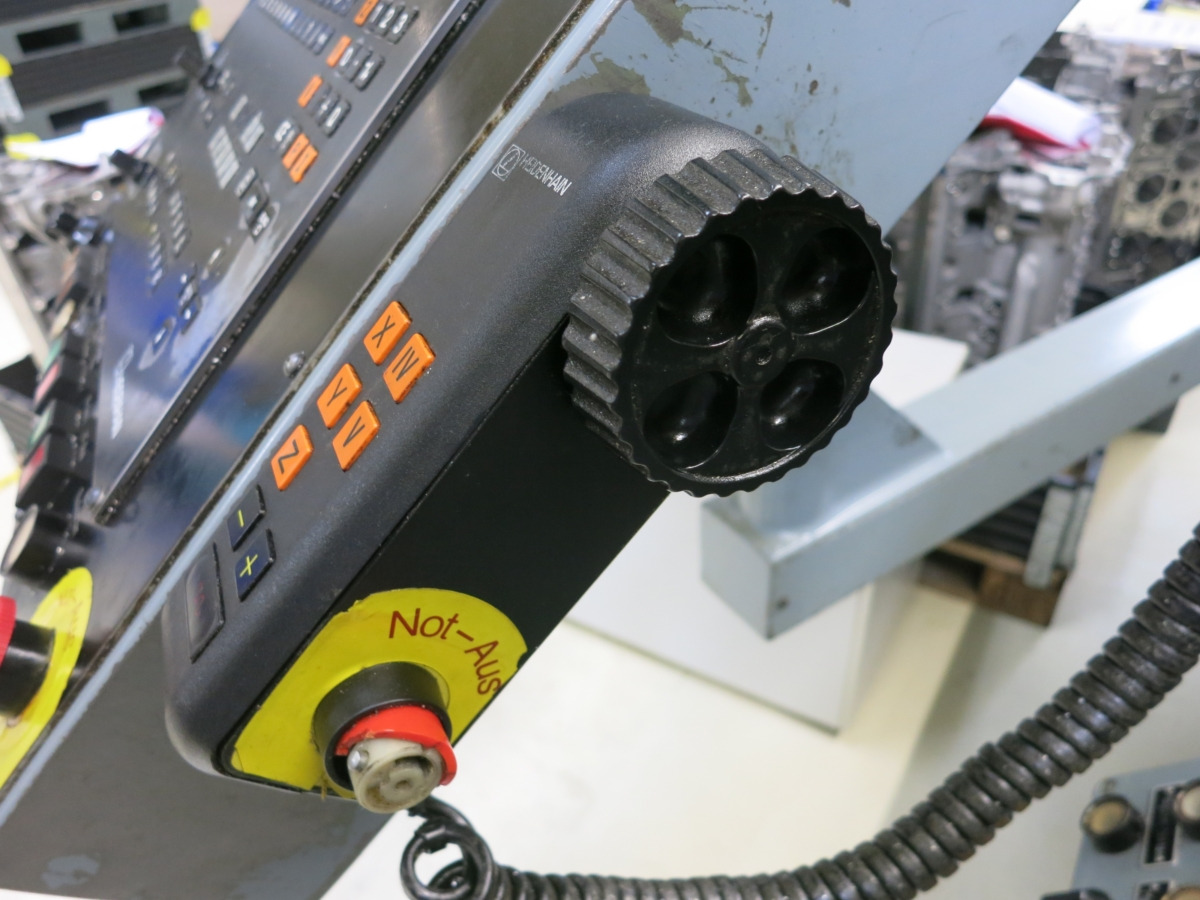 AXA VC2 - Κέντρο κατεργασίας: φωτογραφία 3 AXA VC2 - Κέντρο κατεργασίας: φωτογραφία 3