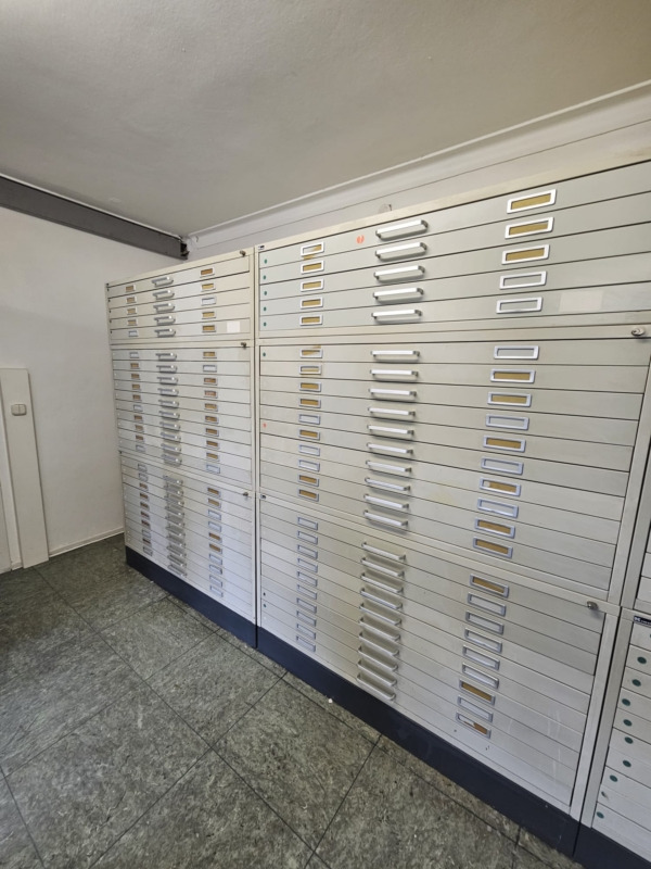 Zeichnungsschraenke - Εργαλείο/ Εξοπλισμός: φωτογραφία 1 Zeichnungsschraenke - Εργαλείο/ Εξοπλισμός: φωτογραφία 1