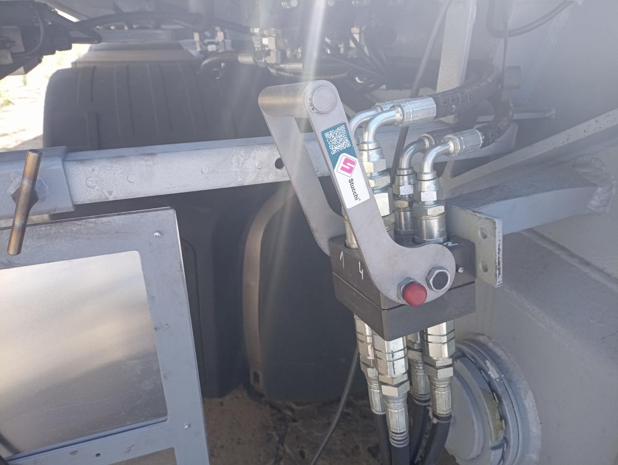 BERTOJA Tiefbett marki Bertoja 2-osie skrętne po kapitalnym remoncie - Επικαθήμενο με χαμηλό δάπεδο: φωτογραφία 3 BERTOJA Tiefbett marki Bertoja 2-osie skrętne po kapitalnym remoncie - Επικαθήμενο με χαμηλό δάπεδο: φωτογραφία 3