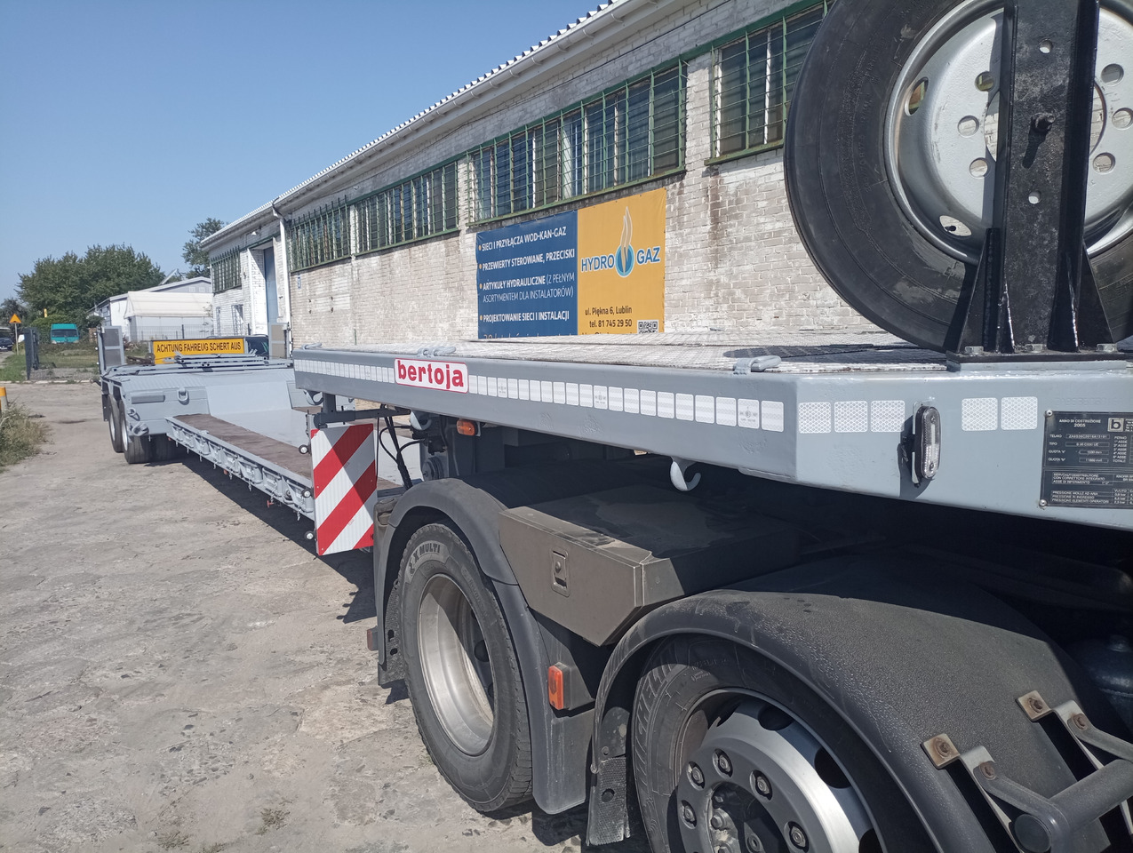 BERTOJA Tiefbett marki Bertoja 2-osie skrętne po kapitalnym remoncie - Επικαθήμενο με χαμηλό δάπεδο: φωτογραφία 1 BERTOJA Tiefbett marki Bertoja 2-osie skrętne po kapitalnym remoncie - Επικαθήμενο με χαμηλό δάπεδο: φωτογραφία 1