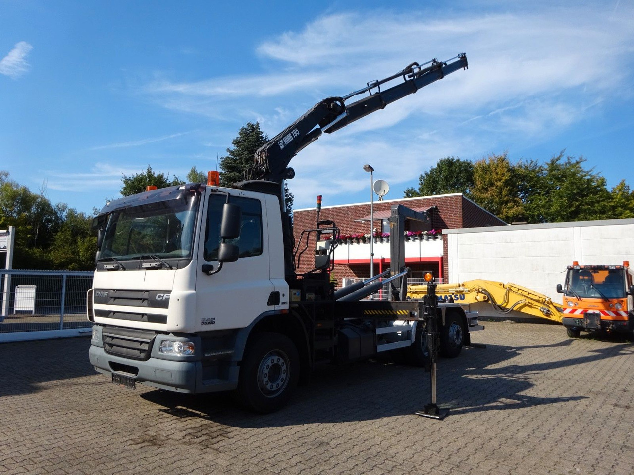 DAF 28-250 CF Abroller + HIA B195-3 Kran - Φορτηγό φόρτωσης γάντζου, Φορτηγό με γερανό: φωτογραφία 3 DAF 28-250 CF Abroller + HIA B195-3 Kran - Φορτηγό φόρτωσης γάντζου, Φορτηγό με γερανό: φωτογραφία 3