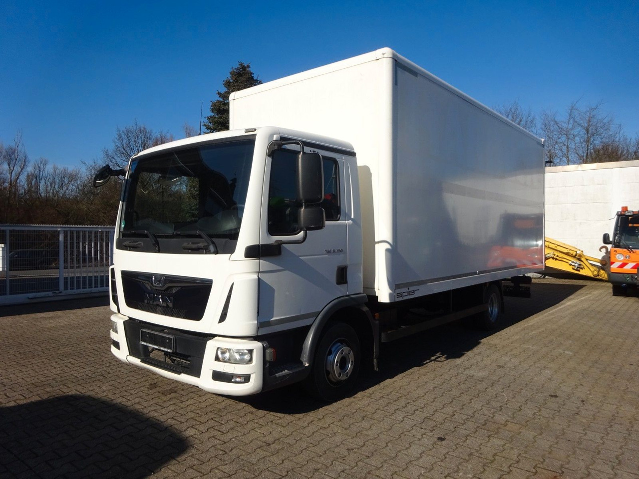 MAN 8.150 TGL Koffer 4x2 - Φορτηγό κόφα: φωτογραφία 2 MAN 8.150 TGL Koffer 4x2 - Φορτηγό κόφα: φωτογραφία 2