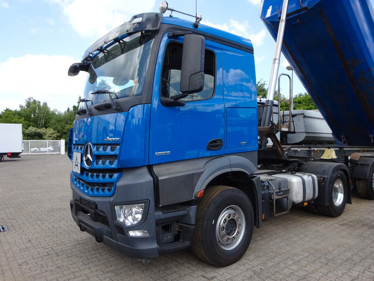 Mercedes-Benz 1853 Arocs SZM mit Kipperpumpe - Τράκτορας: φωτογραφία 1 Mercedes-Benz 1853 Arocs SZM mit Kipperpumpe - Τράκτορας: φωτογραφία 1
