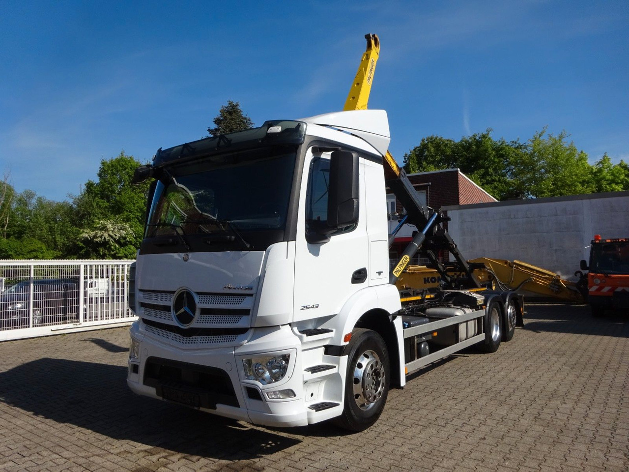 Mercedes-Benz 2543 Antos PALFINGER Abroller - Φορτηγό φόρτωσης γάντζου: φωτογραφία 1 Mercedes-Benz 2543 Antos PALFINGER Abroller - Φορτηγό φόρτωσης γάντζου: φωτογραφία 1