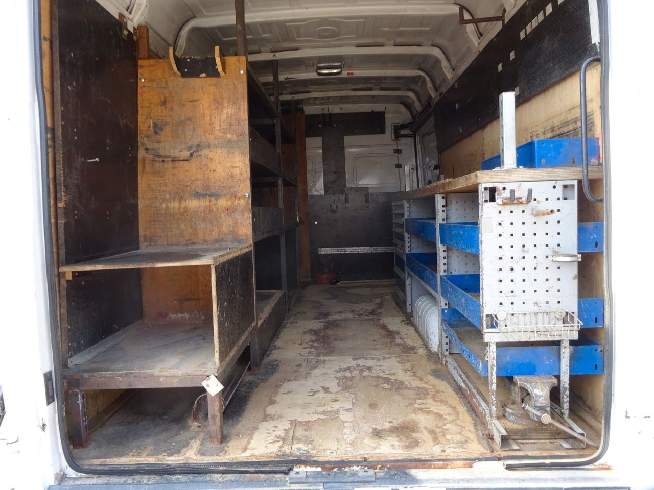 Βαν Mercedes-Benz 616D Vario Kastenwagen 4x2: φωτογραφία 17