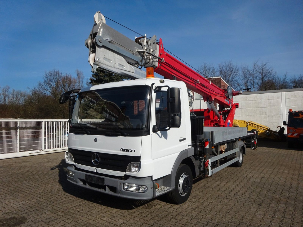 Mercedes-Benz 818 Atego + Böcker AK 32 Meter Dachdeckerkran - Φορτηγό με γερανό: φωτογραφία 1 Mercedes-Benz 818 Atego + Böcker AK 32 Meter Dachdeckerkran - Φορτηγό με γερανό: φωτογραφία 1
