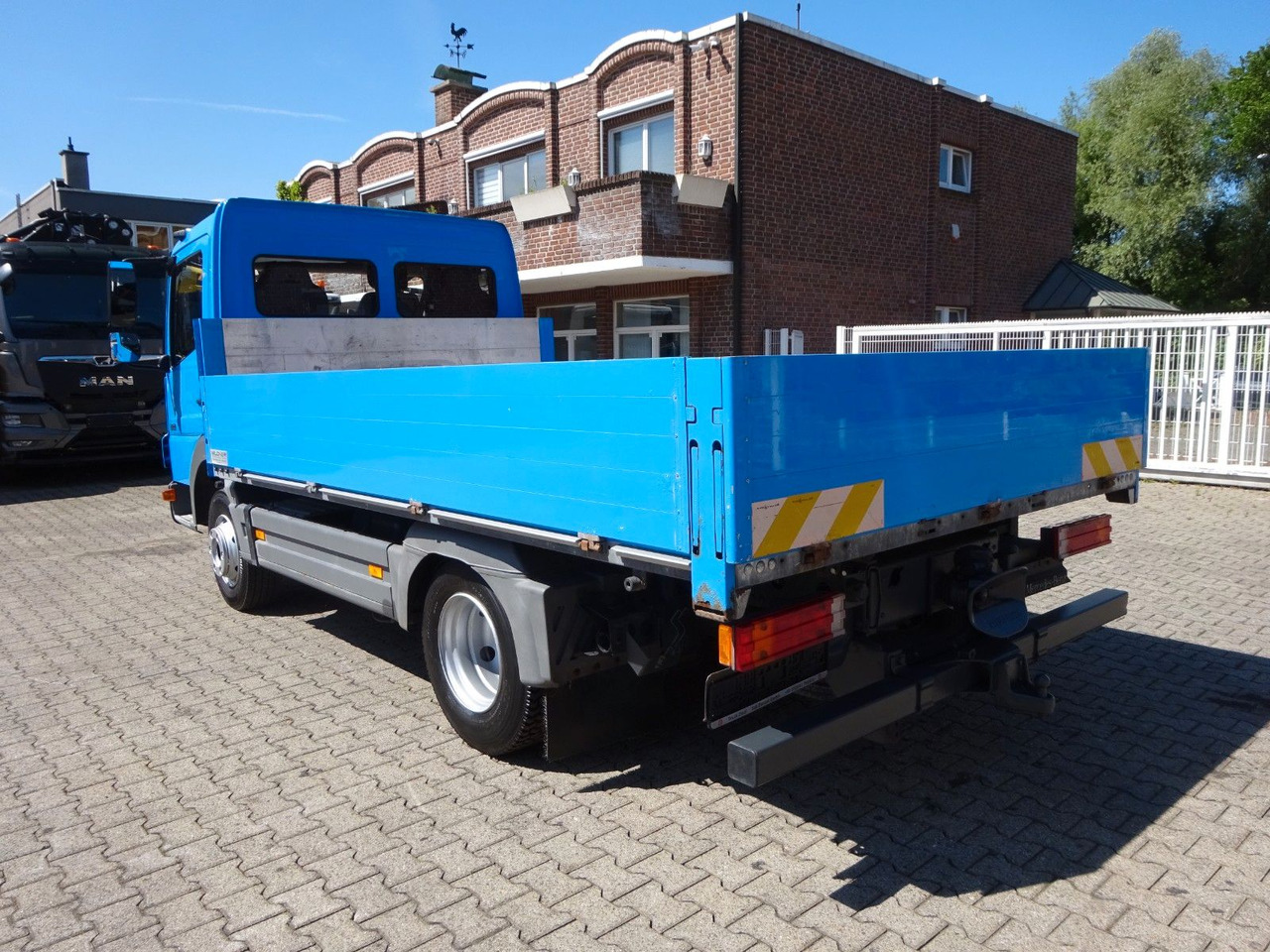 Mercedes-Benz 818 Atego kurze Pritsche 4.0 Meter - Μικρό φορτηγό με καρότσα: φωτογραφία 4 Mercedes-Benz 818 Atego kurze Pritsche 4.0 Meter - Μικρό φορτηγό με καρότσα: φωτογραφία 4
