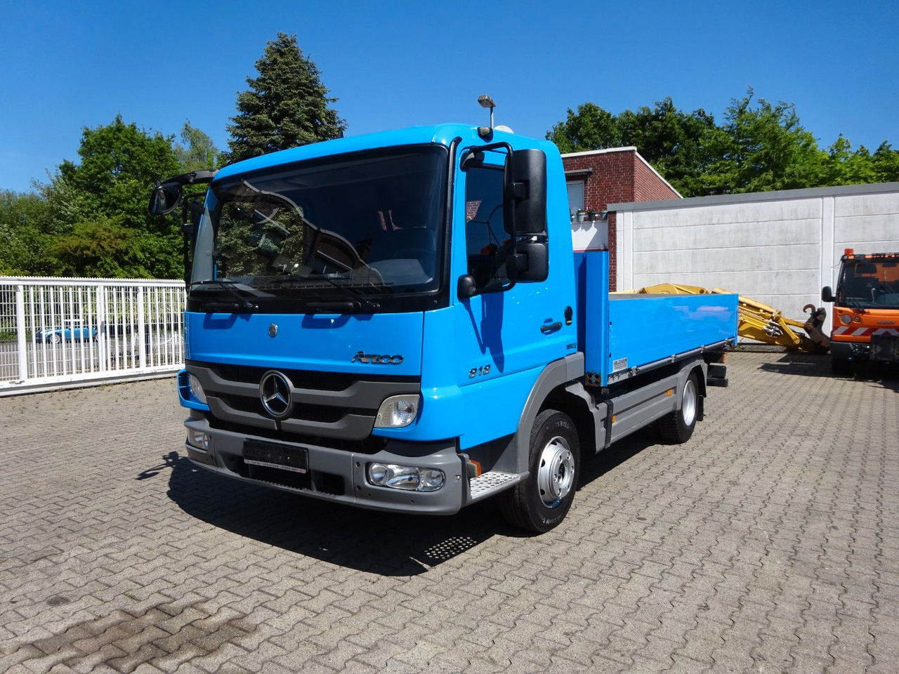 Mercedes-Benz 818 Atego kurze Pritsche 4.0 Meter - Μικρό φορτηγό με καρότσα: φωτογραφία 2 Mercedes-Benz 818 Atego kurze Pritsche 4.0 Meter - Μικρό φορτηγό με καρότσα: φωτογραφία 2