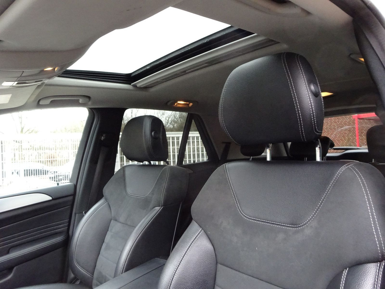 SUV Mercedes-Benz ML 350 CDI BlueTec Mercedes-Benz ML 350 CDI BlueTec.  AMG Paket: φωτογραφία 9
