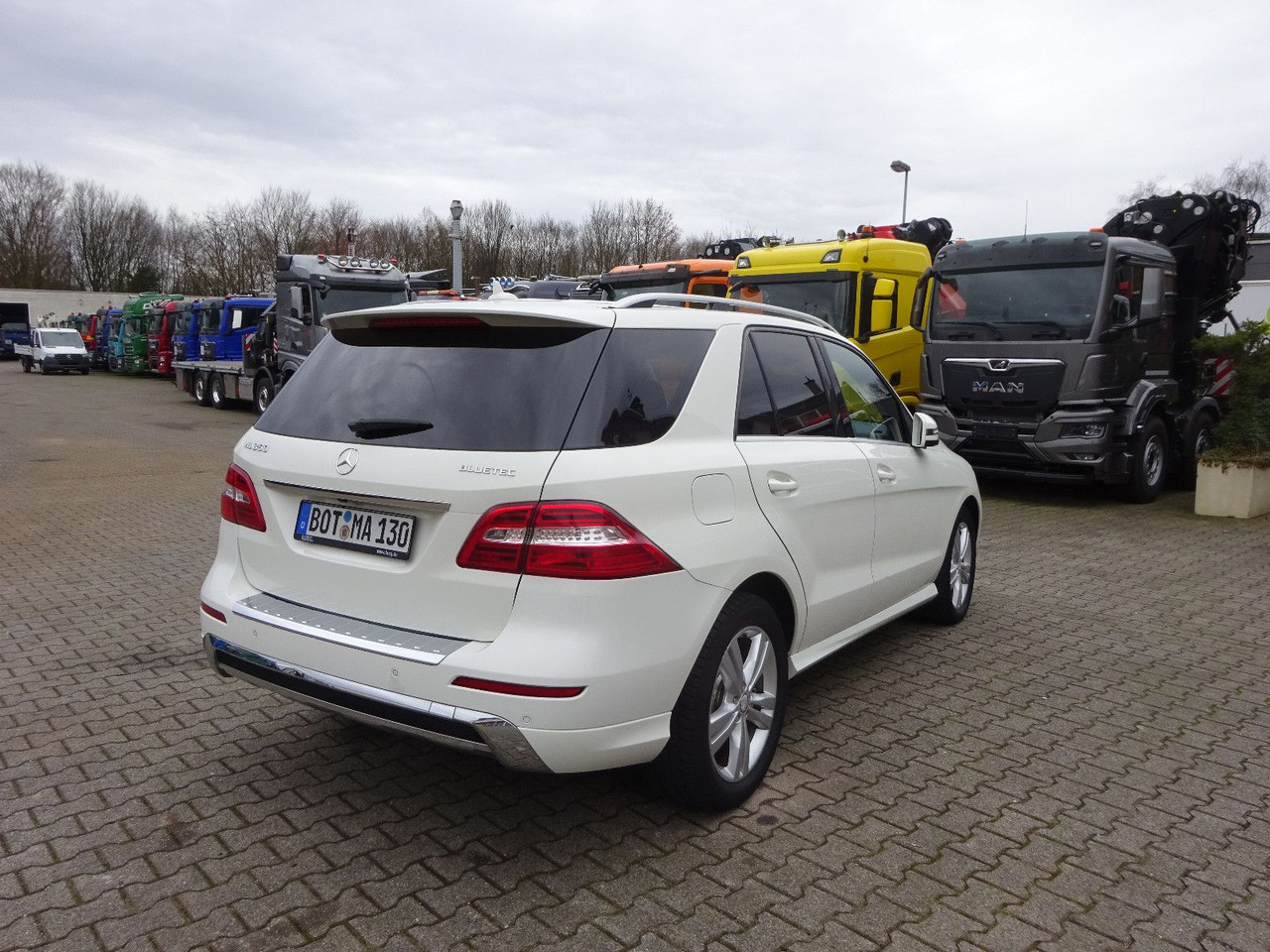 Mercedes-Benz ML 350 CDI BlueTec Mercedes-Benz ML 350 CDI BlueTec.  AMG Paket - SUV: φωτογραφία 5 Mercedes-Benz ML 350 CDI BlueTec Mercedes-Benz ML 350 CDI BlueTec.  AMG Paket - SUV: φωτογραφία 5