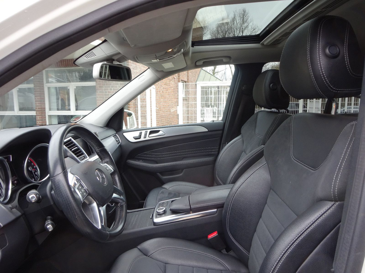 SUV Mercedes-Benz ML 350 CDI BlueTec Mercedes-Benz ML 350 CDI BlueTec.  AMG Paket: φωτογραφία 8