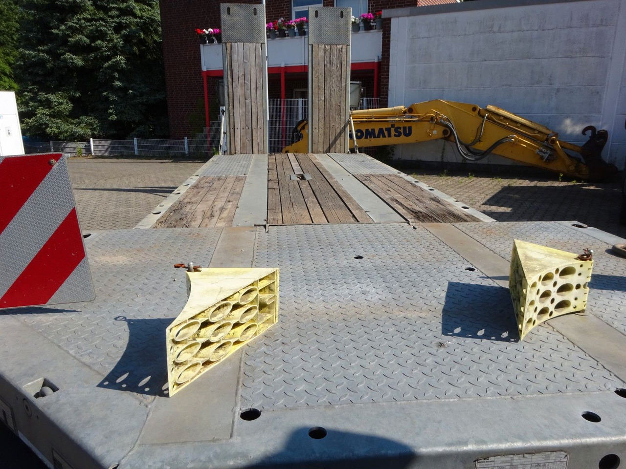 Ρυμούλκα με χαμηλό δάπεδο Möslein Tieflader Anhänger mit 3 Achsen und Rampen: φωτογραφία 12 Ρυμούλκα με χαμηλό δάπεδο Möslein Tieflader Anhänger mit 3 Achsen und Rampen: φωτογραφία 12