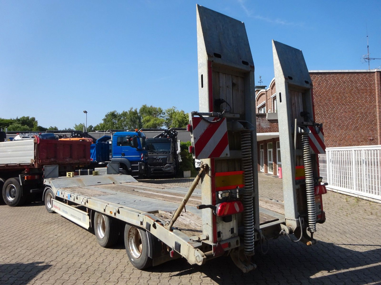 Ρυμούλκα με χαμηλό δάπεδο Möslein Tieflader Anhänger mit 3 Achsen und Rampen: φωτογραφία 7 Ρυμούλκα με χαμηλό δάπεδο Möslein Tieflader Anhänger mit 3 Achsen und Rampen: φωτογραφία 7
