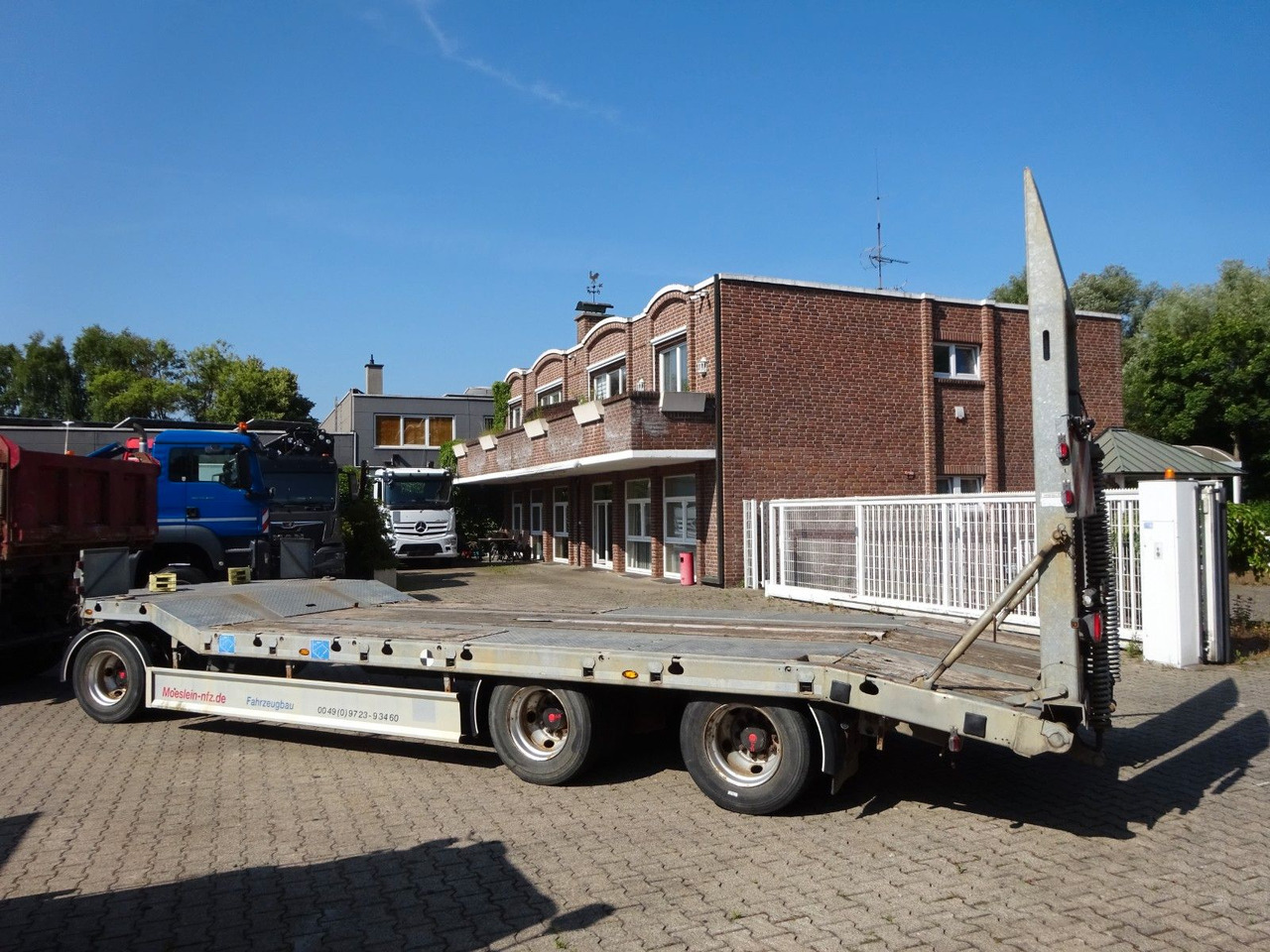 Ρυμούλκα με χαμηλό δάπεδο Möslein Tieflader Anhänger mit 3 Achsen und Rampen: φωτογραφία 8 Ρυμούλκα με χαμηλό δάπεδο Möslein Tieflader Anhänger mit 3 Achsen und Rampen: φωτογραφία 8