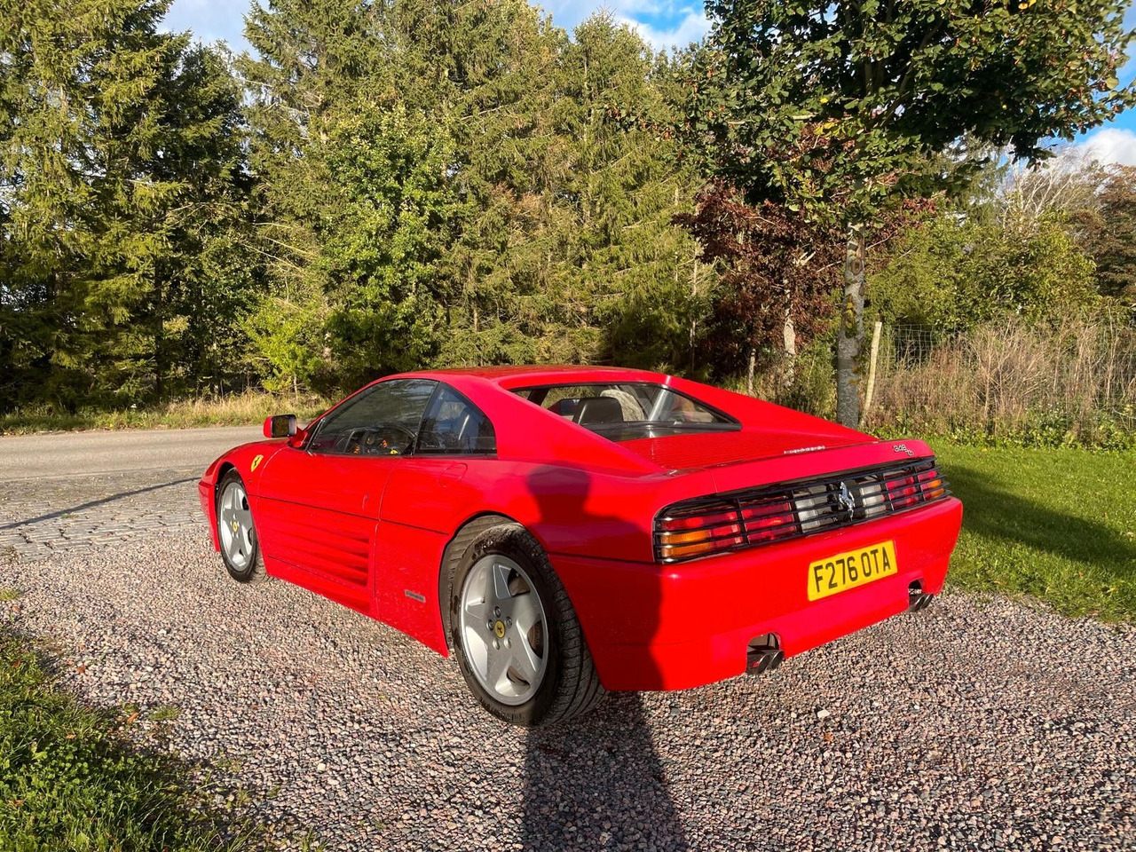 Ferrari 348 TB - Κουπέ αυτοκίνητο: φωτογραφία 3 Ferrari 348 TB - Κουπέ αυτοκίνητο: φωτογραφία 3